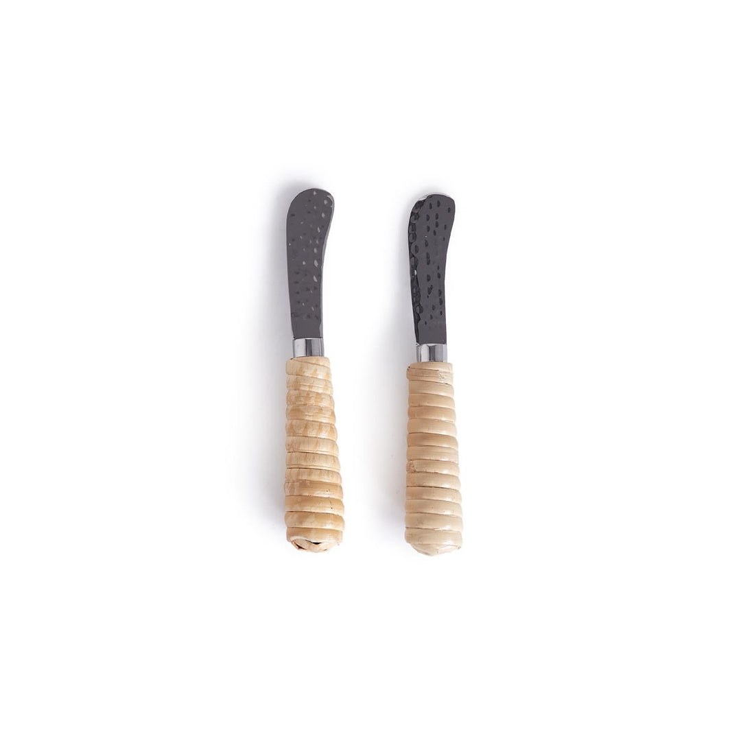 al fresco set of 2 hammered spreaders w rattan handles 1