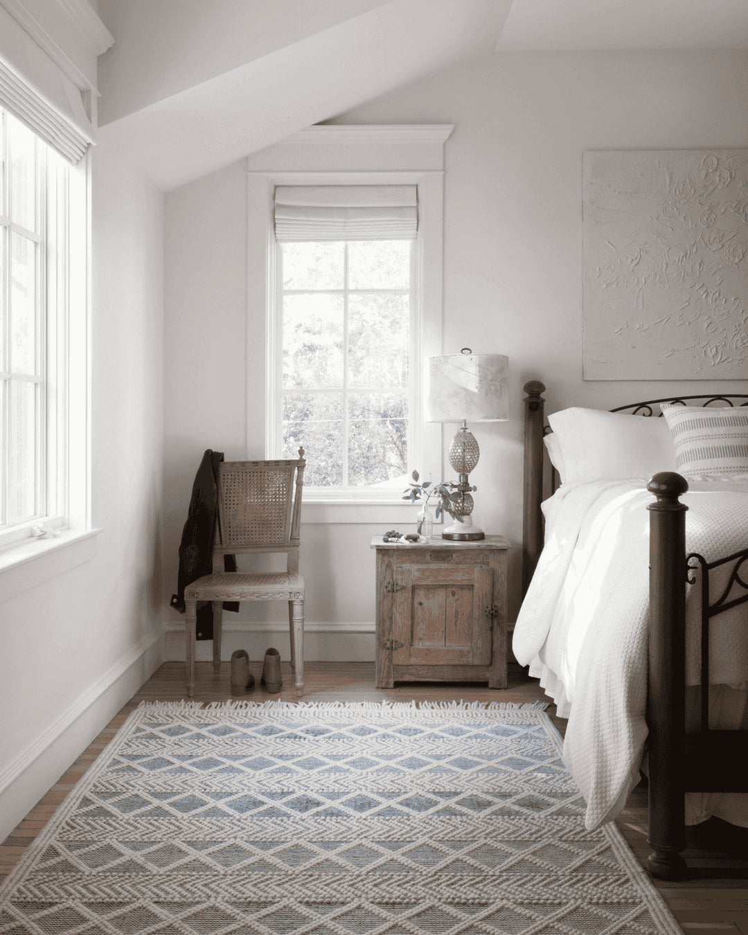 Holloway Hand Woven Navy / Ivory Rug Alternate Image 1