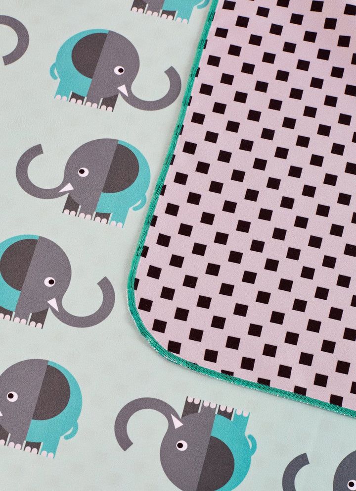 Elephants Microfiber Towel 2