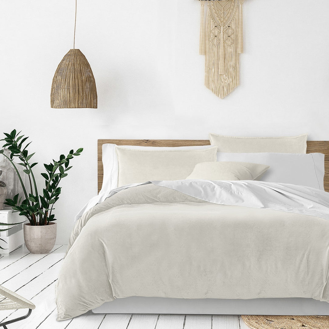 Vanessa Ivory Bedding 1