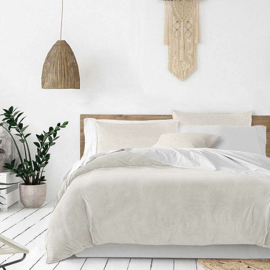 Vanessa Ivory Bedding 1