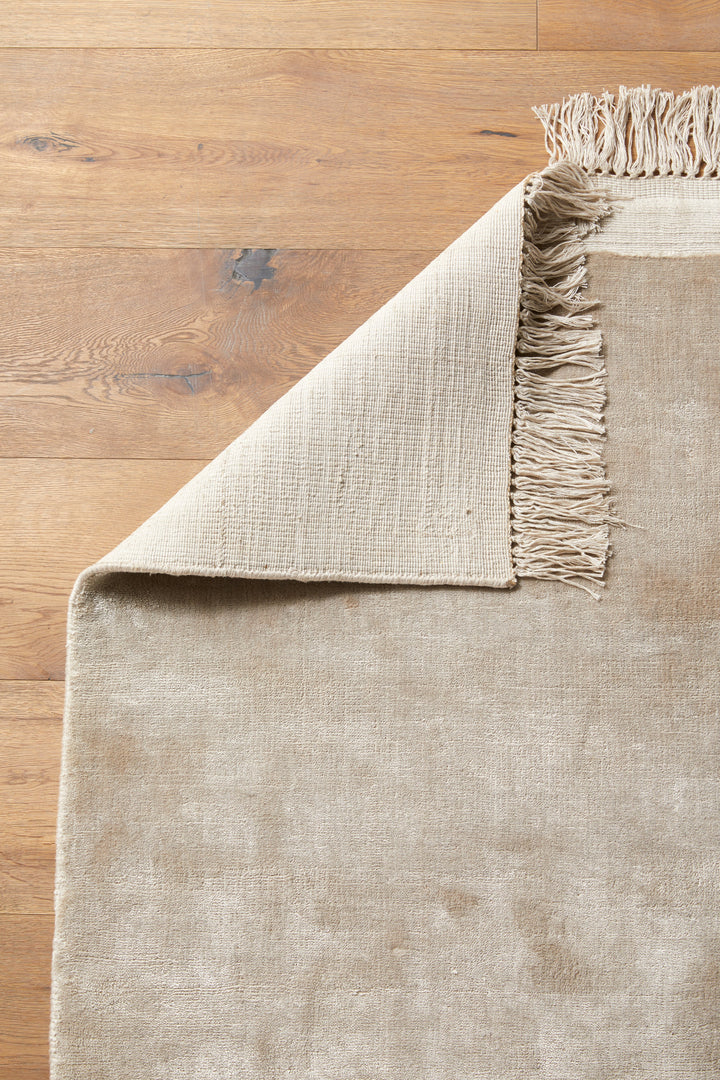 filuca shiny beige carpet w fringes by ladron dk 4