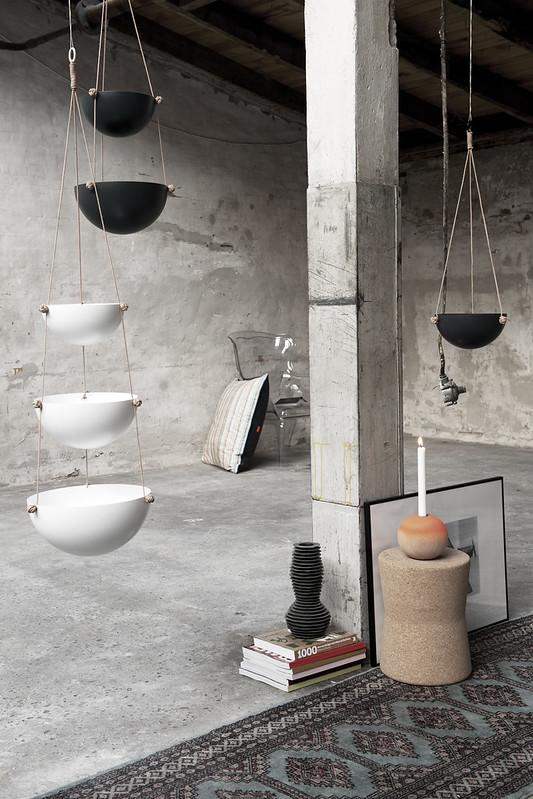 small pif paf puf hanging storage in dark grey design by oyoy 2