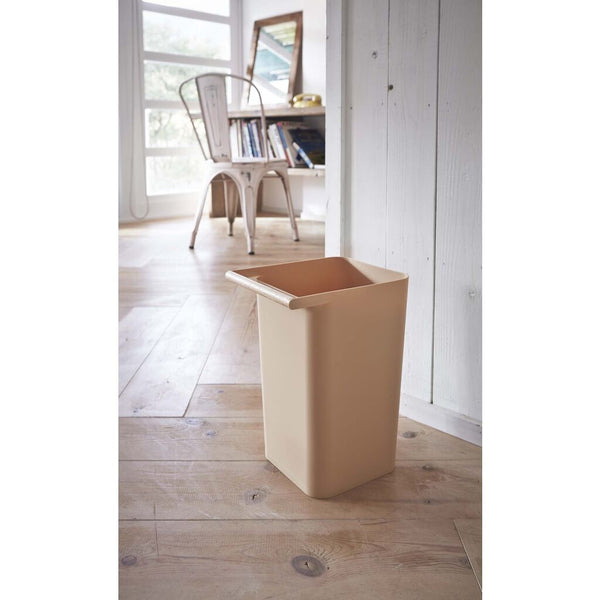 Como Handle 2.5 Gallon Wastebasket in Beige