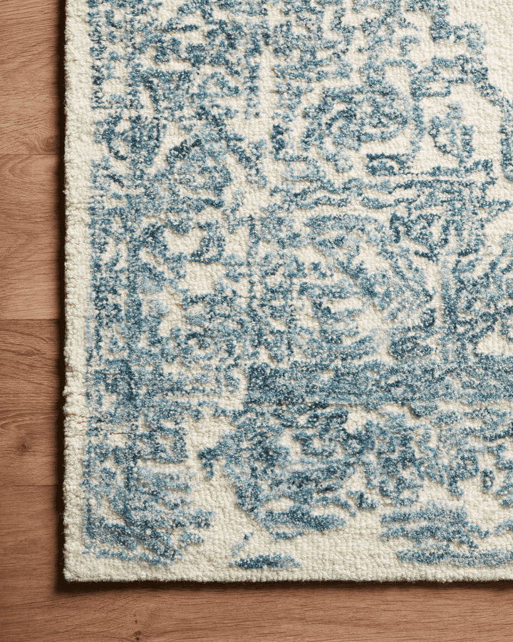 Annie Hooked White / Blue Rug Roomscene Image 3