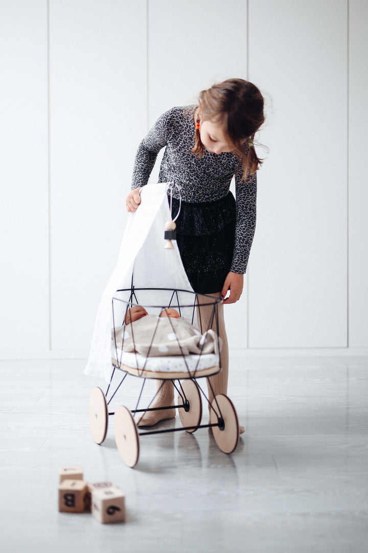 Dolly Cot 8