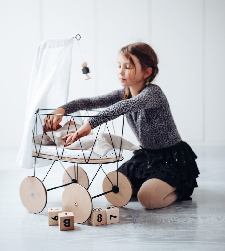 Dolly Cot 10