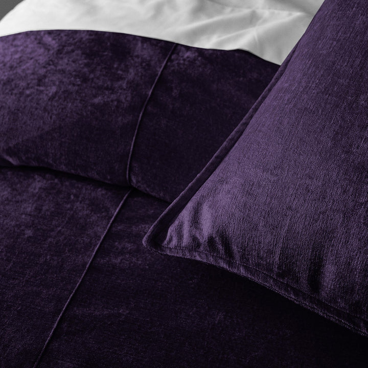 Juno Velvet Eggplant Bedding 2