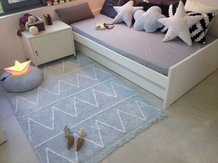 Star Cushion in White design by Lorena Canals