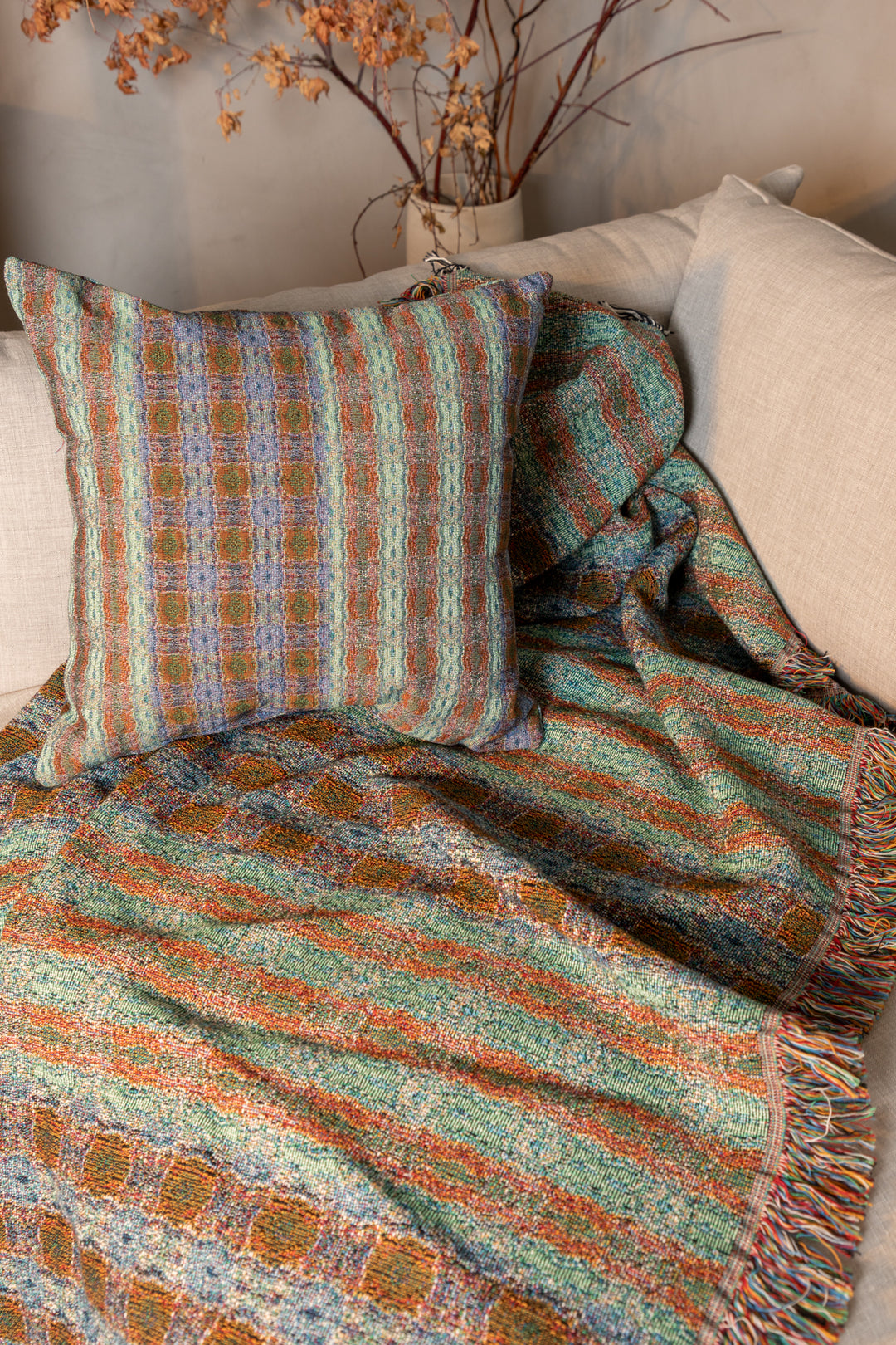 New Plaid Woven Throw