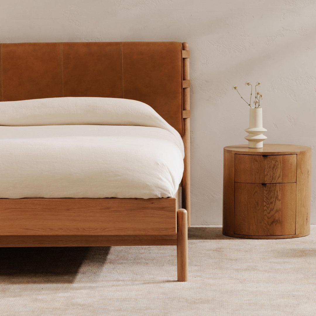 Colby Brown Bed By Bd La Mhc Yc 1046 24 0 16