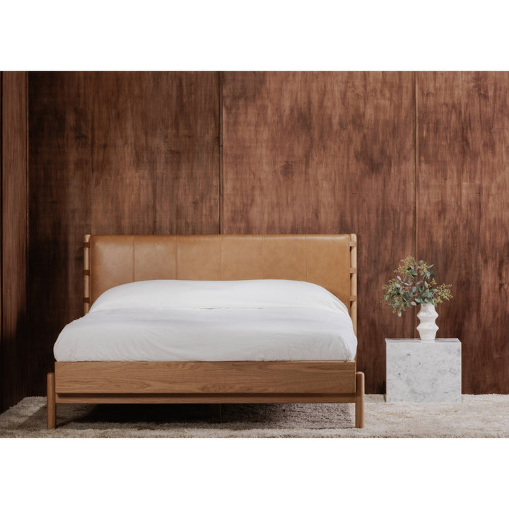 Colby Brown Bed By Bd La Mhc Yc 1046 24 0 17