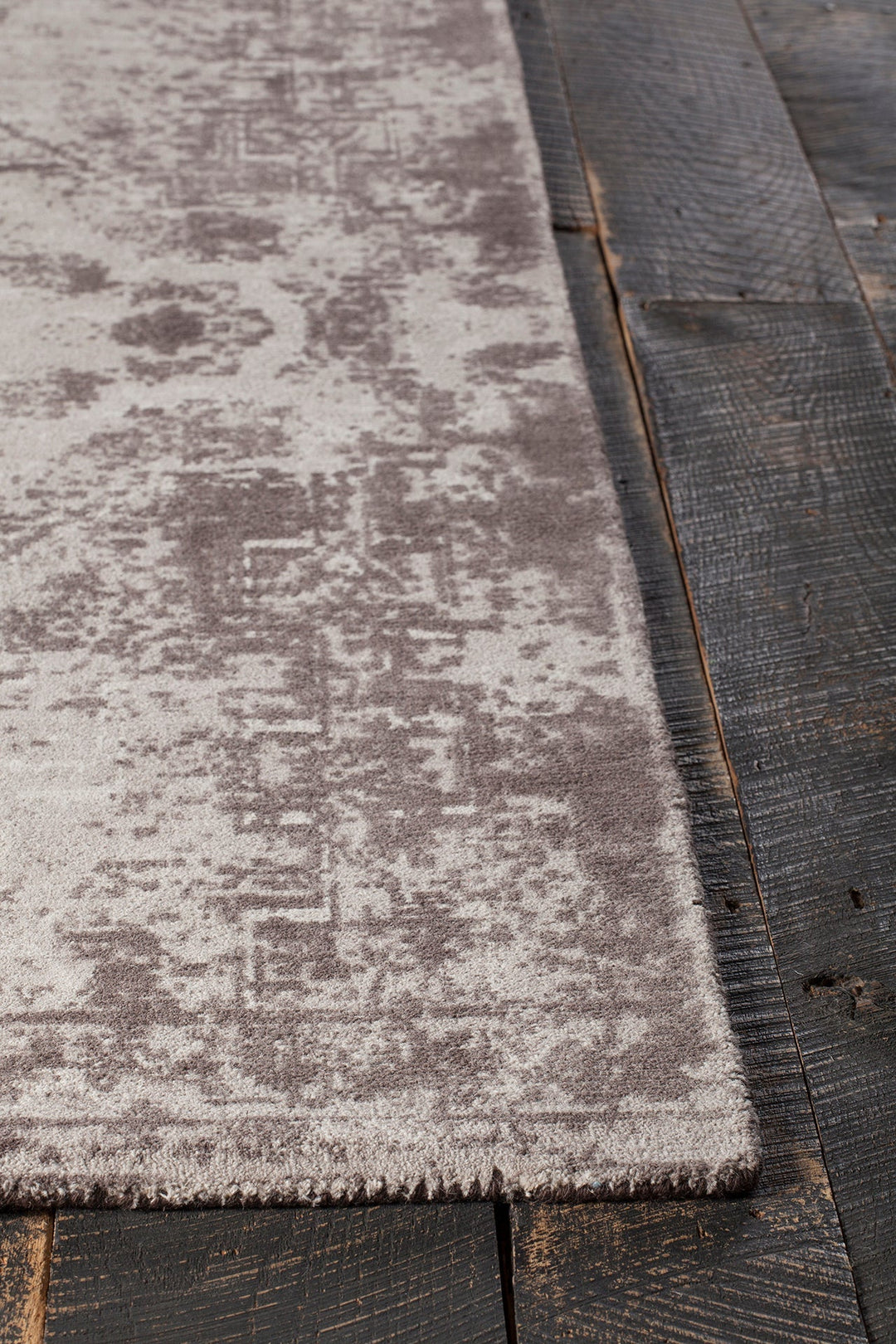 Tayla Hand Tufted Traditional Tay 42402 Rug Chandra Rugs 2