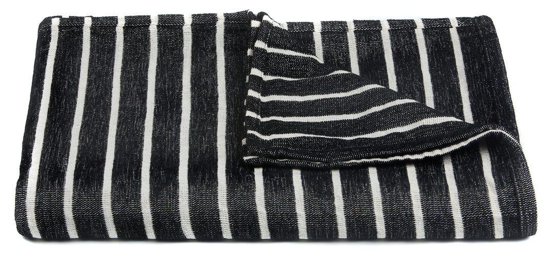 Aria Handcrafted Polyester Throw Chandra Rugs Th Ari51600 2