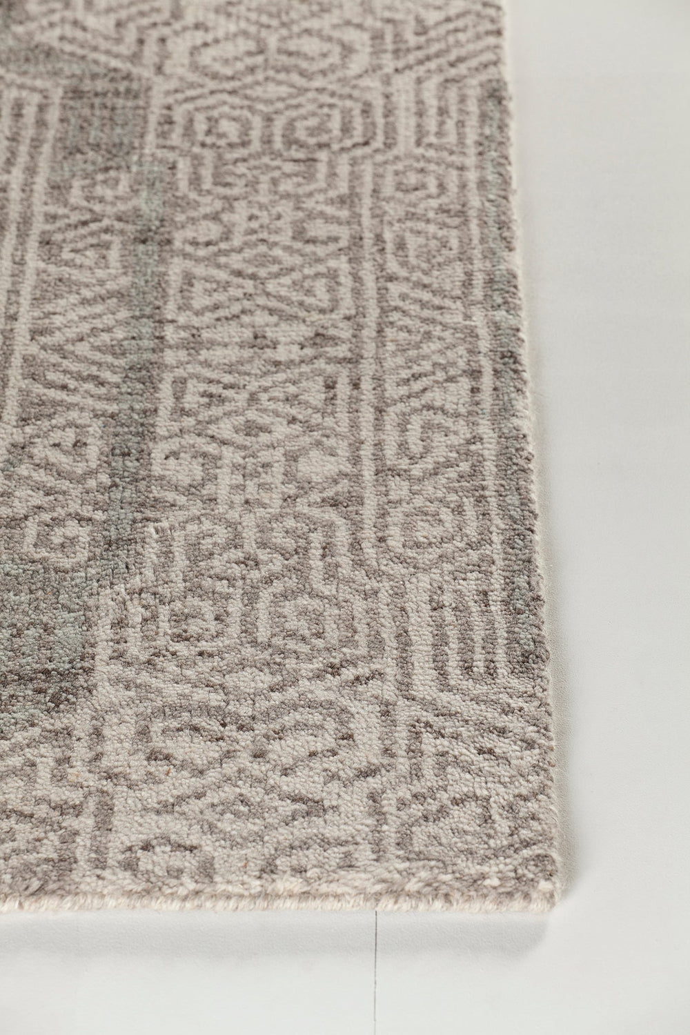 Isla Hand Knotted Contemporary Isl 44200 Rug Chandra Rugs 2