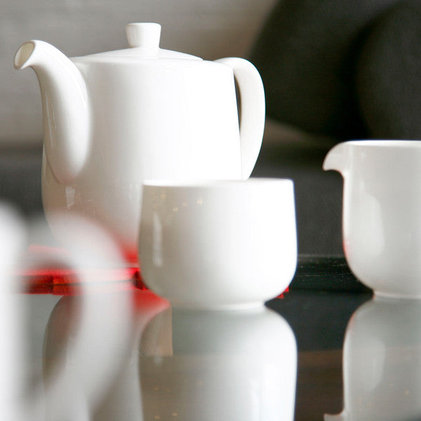 Oyyo White Tea Pot Design By Teroforma 3