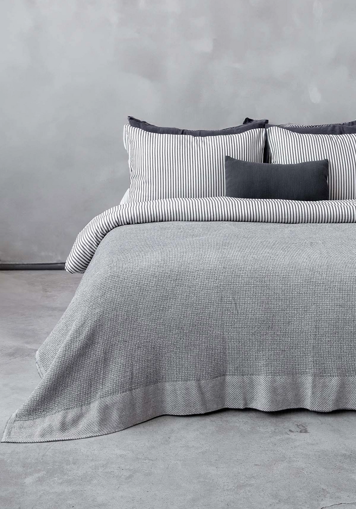 Pergamon Throw in Grey 2