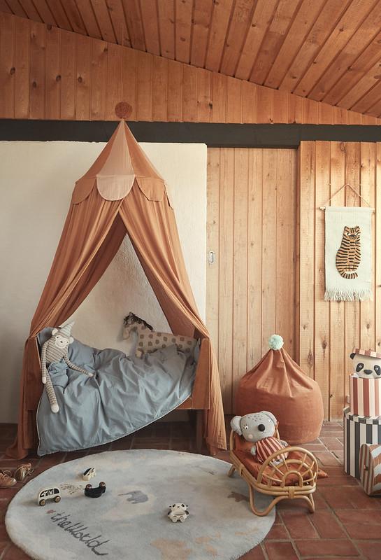 Rainbow Doll Bed in Nature