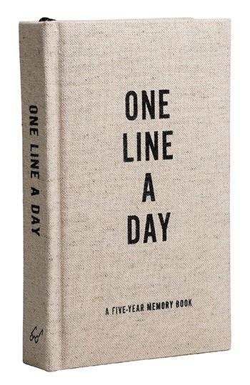 Canvas One Line a Day A Five-Year Memory Book By Chronicle Books