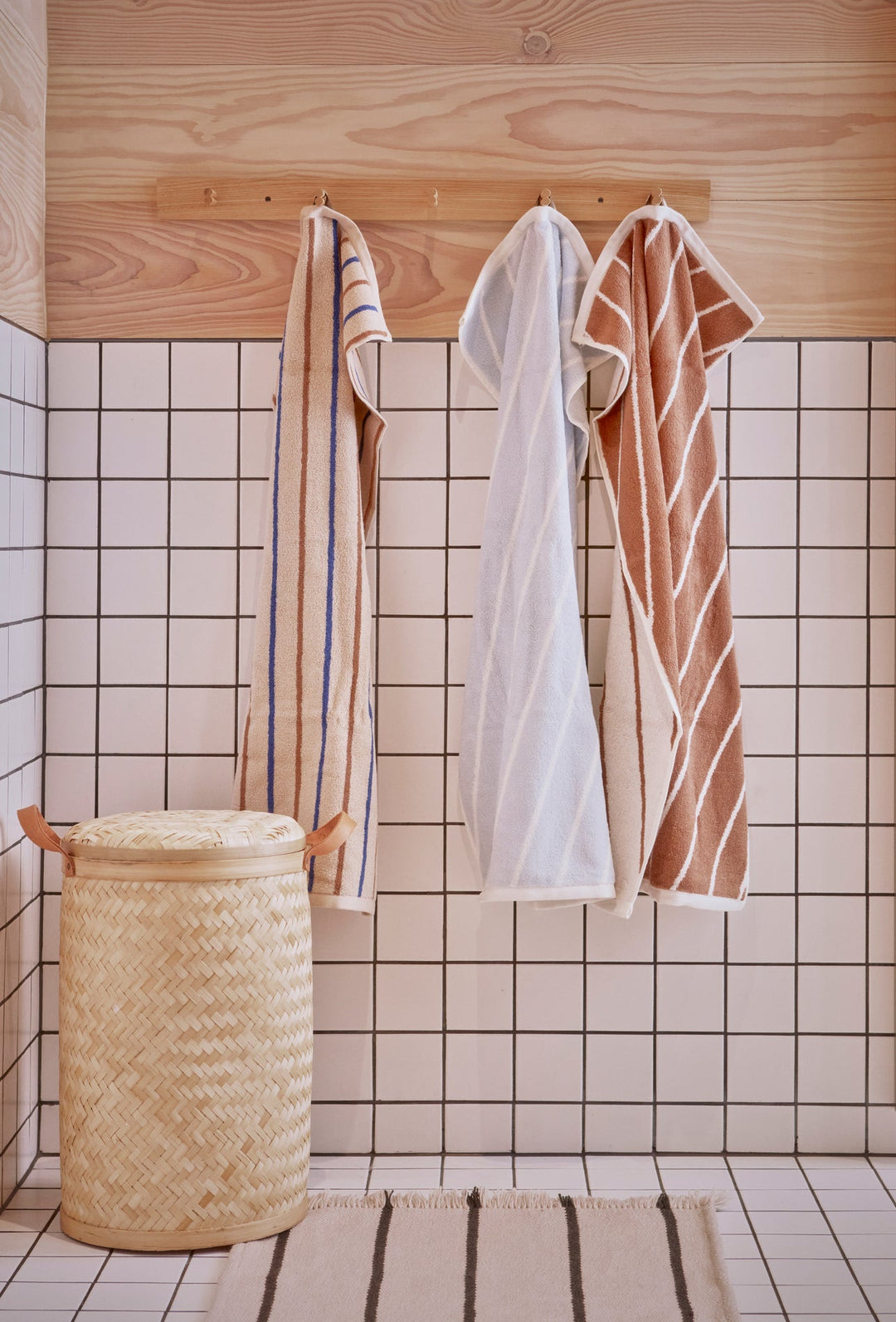 Medium Raita Towel in Cloud / Caramel