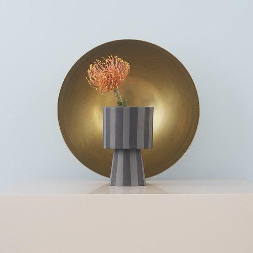 Small Toppu Pot in Grey & Asphalt design by OYOY